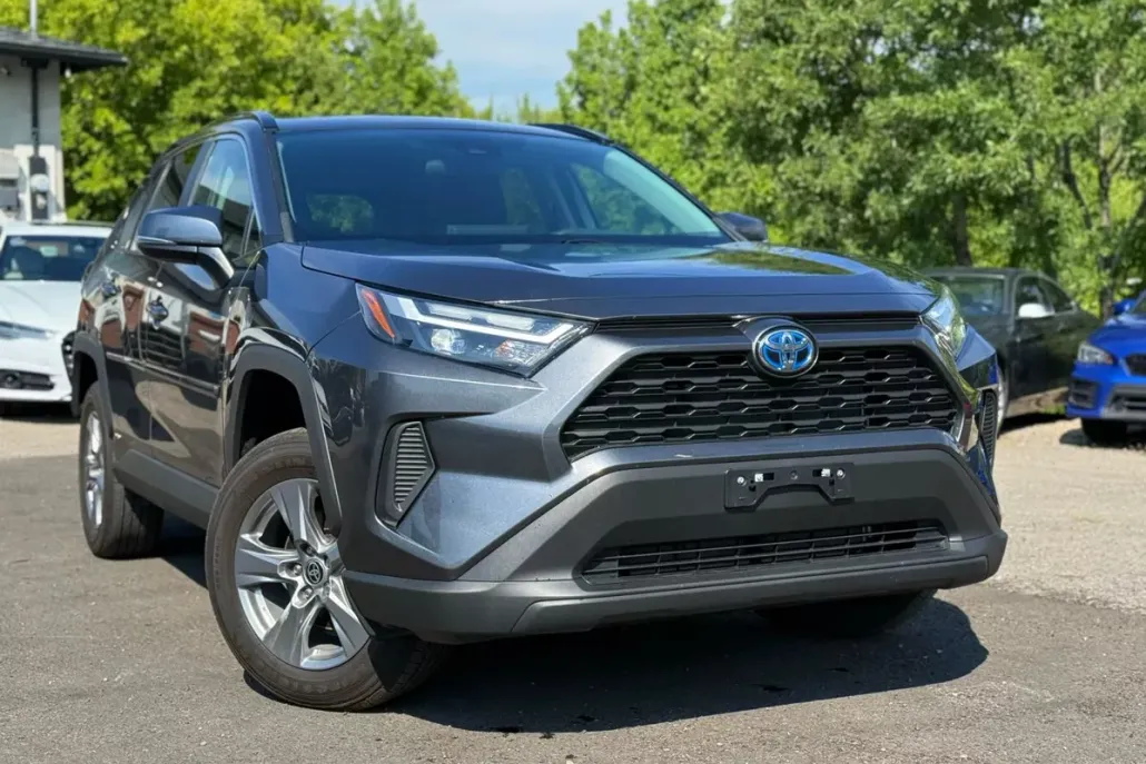 2023 Toyota RAV4 Hybrid LE Sport photo 1
