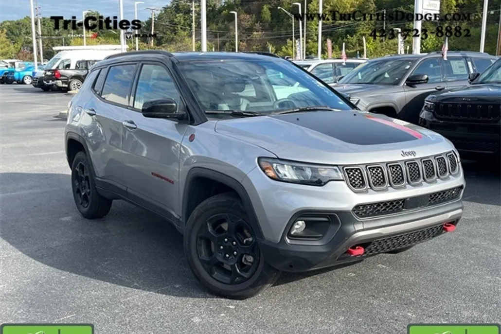 2024 Jeep Compass Trailhawk photo 1
