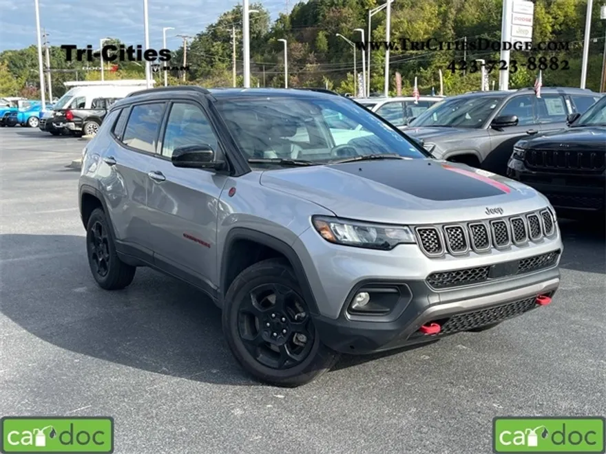 2024 Jeep Compass Trailhawk photo 1
