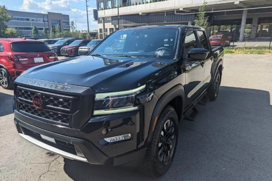 2023 Nissan Frontier PRO-X photo 1