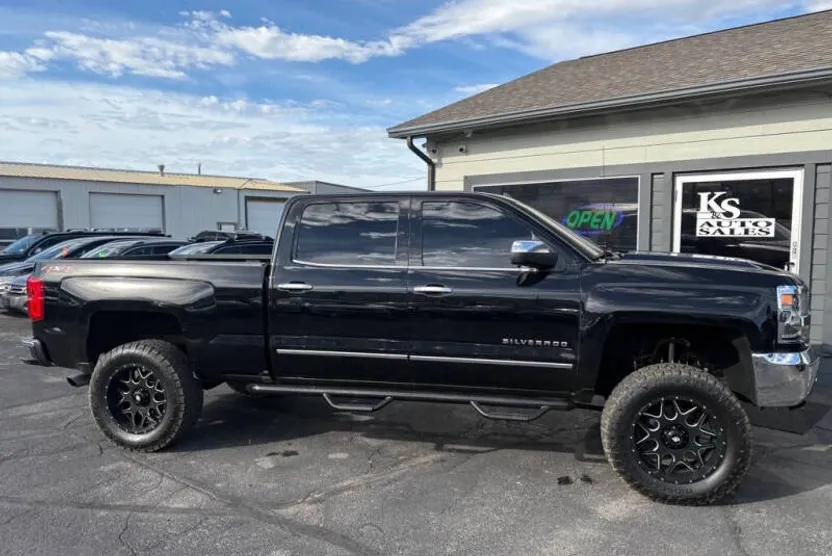 2018 Chevrolet Silverado 1500 LTZ photo 1