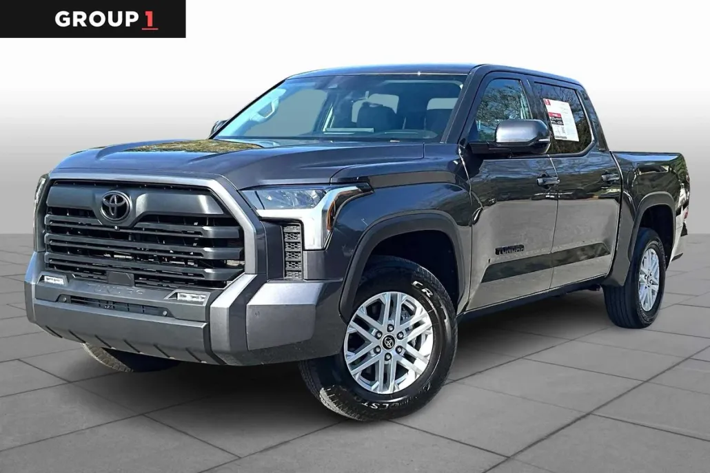 2023 Toyota Tundra SR5 photo 1