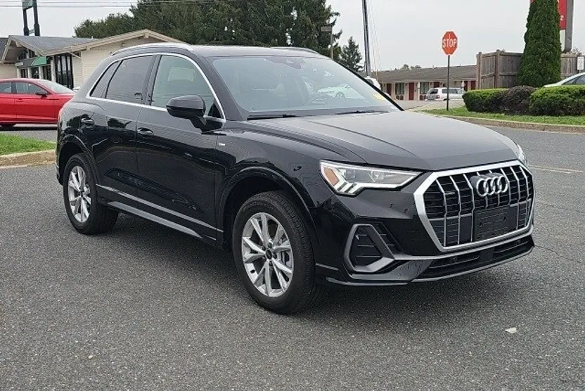 2025 Audi Q3 Premium S line 45 TFSI photo 1