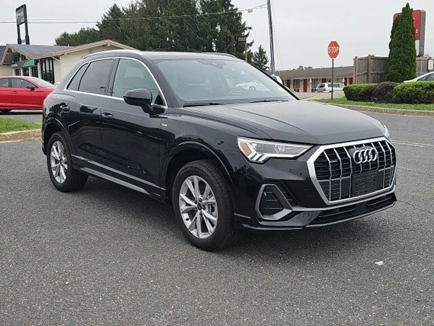 2025 Audi Q3 Premium S line 45 TFSI photo 1