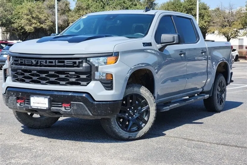 2024 Chevrolet Silverado 1500 Custom Trail Boss photo 1