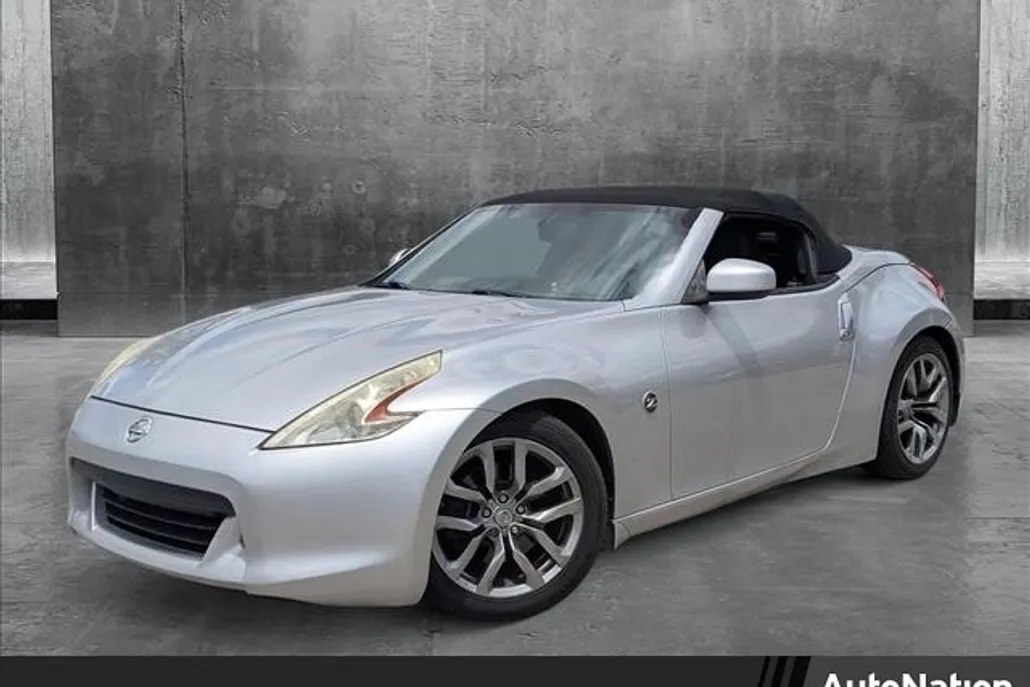 2010 Nissan 370Z Touring photo 1