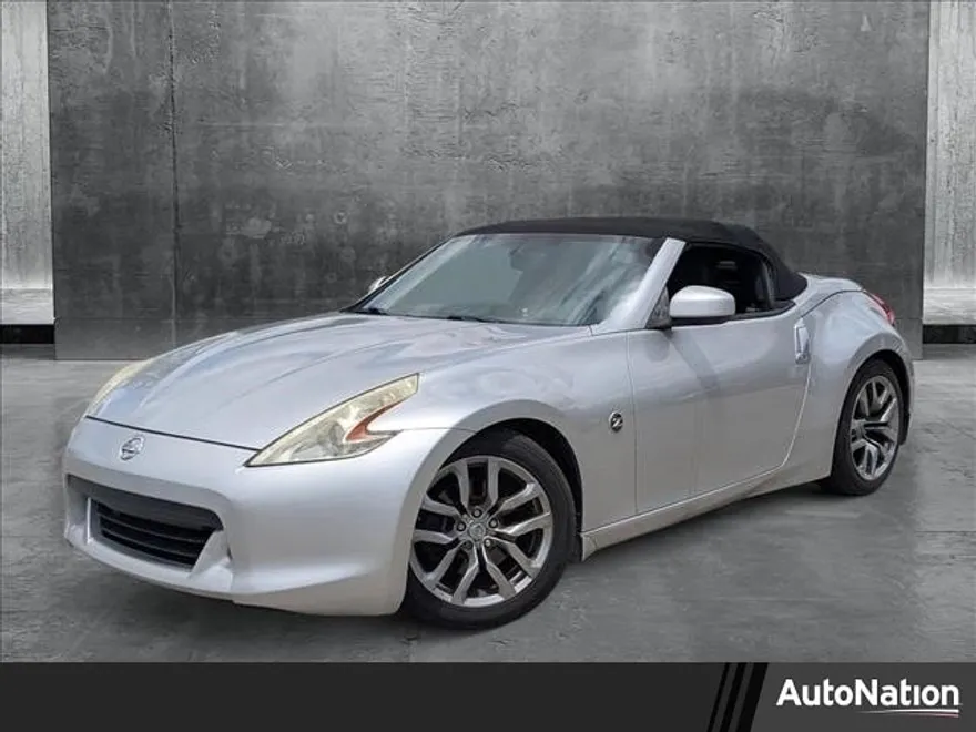 2010 Nissan 370Z Touring photo 1