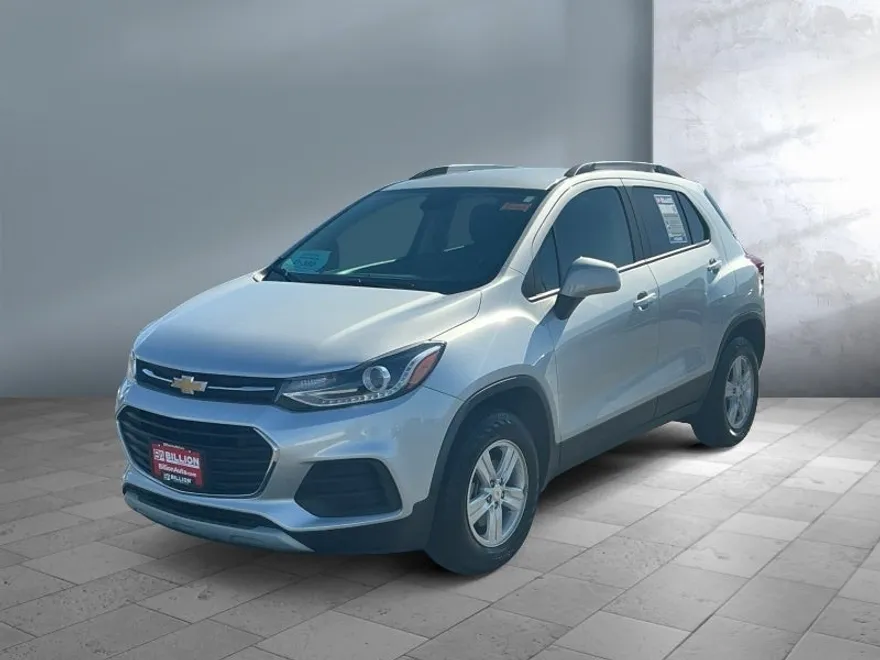 2022 Chevrolet Trax LT photo 1