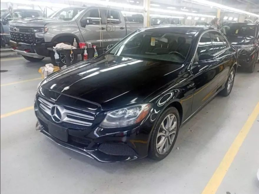2017 Mercedes Benz C 300 4MATIC Sedan photo 1