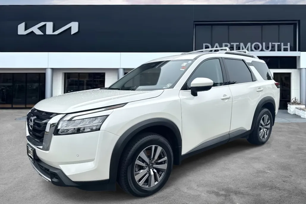 2023 Nissan Pathfinder SL photo 1