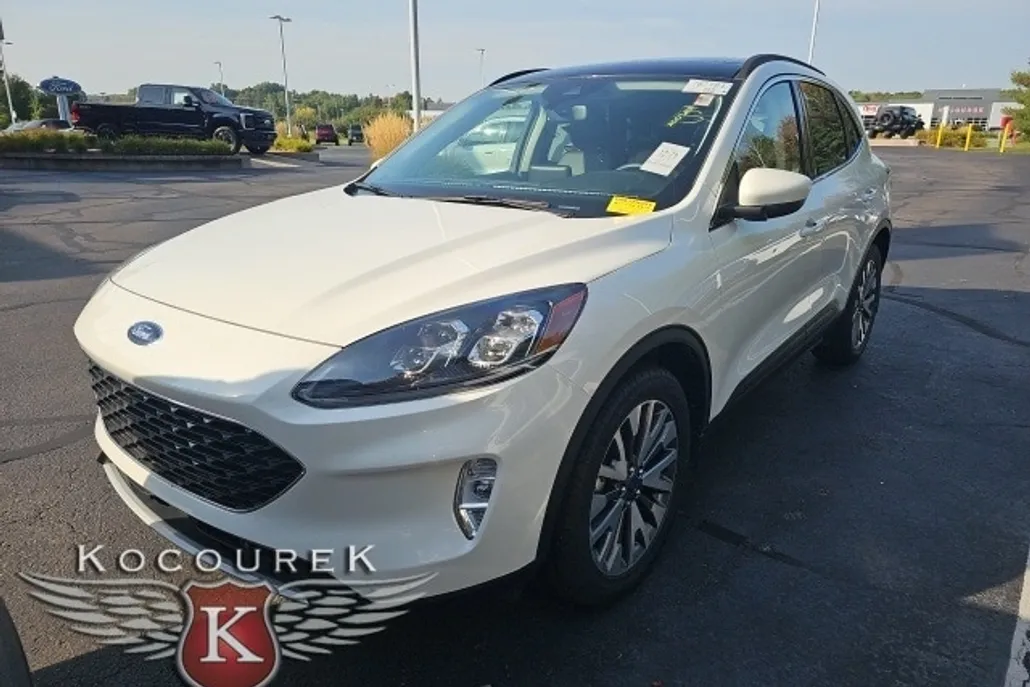 2022 Ford Escape Titanium photo 1