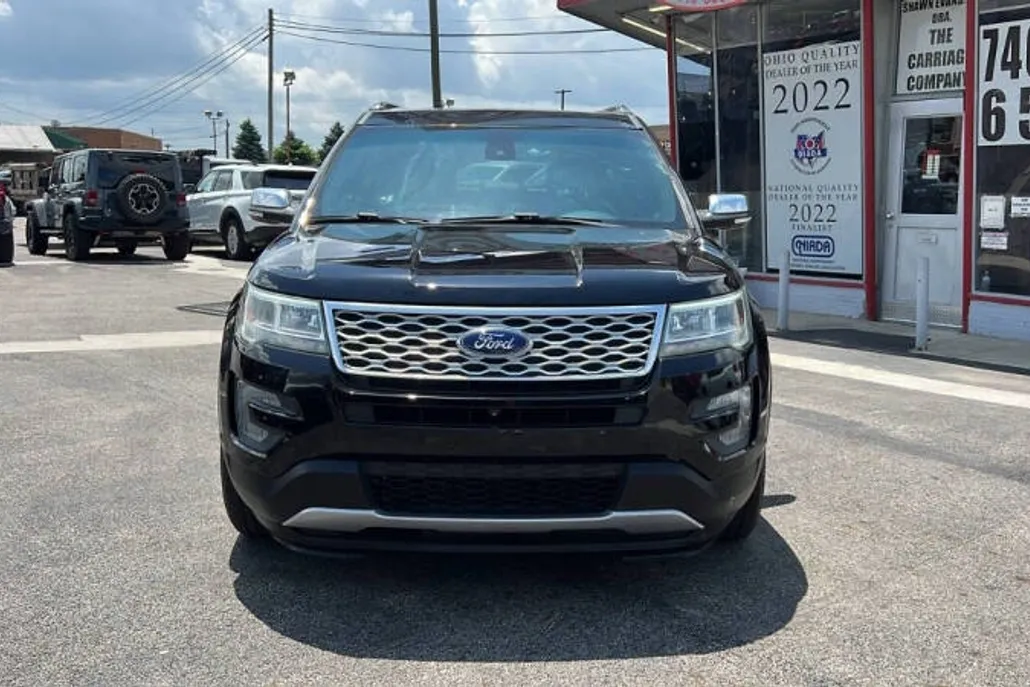 2017 Ford Explorer Platinum photo 1