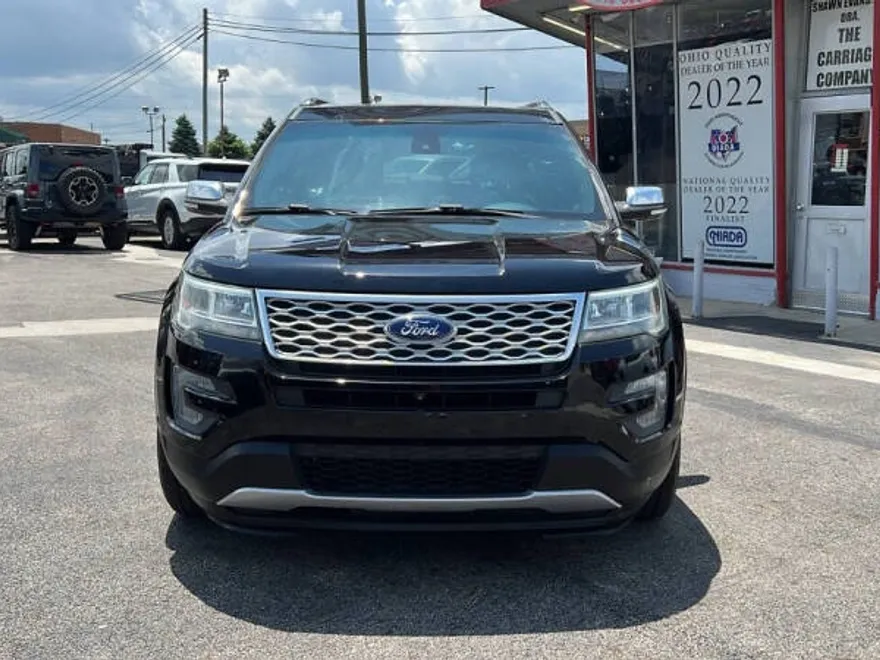 2017 Ford Explorer Platinum photo 1