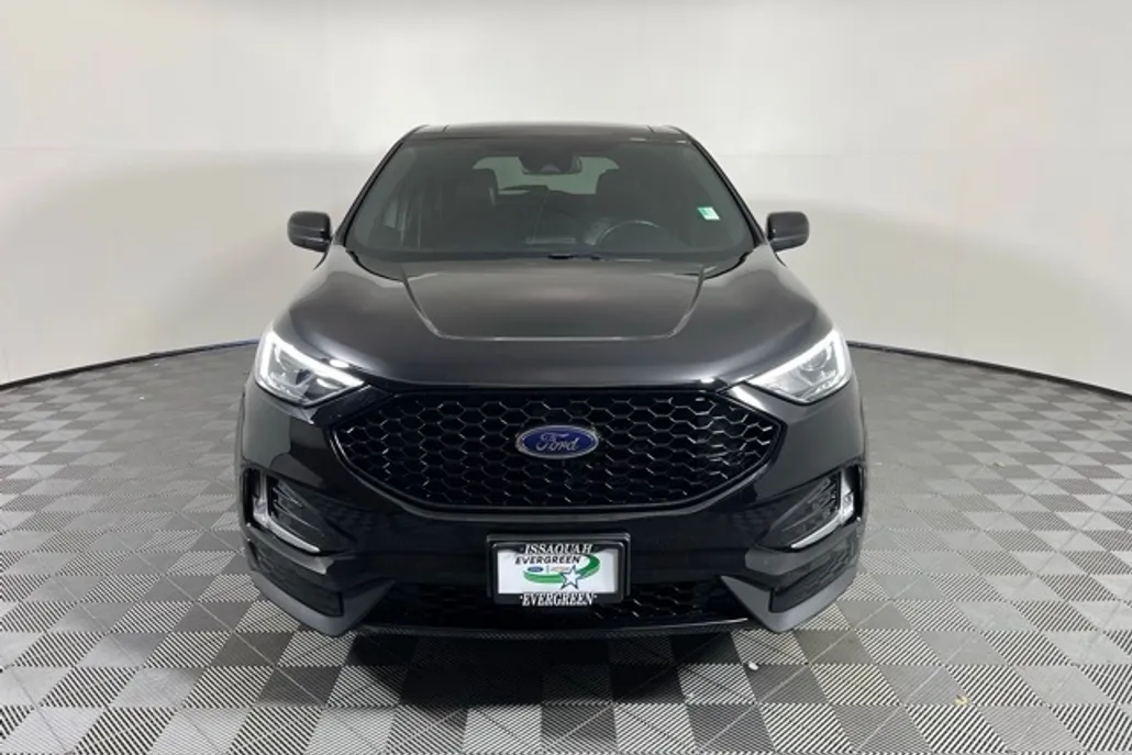2021 Ford Edge ST photo 1