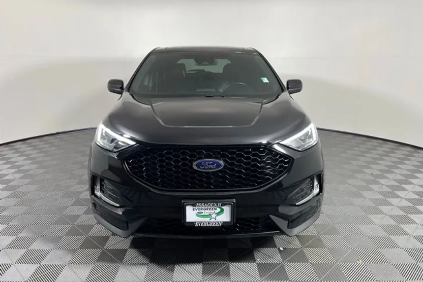 2021 Ford Edge ST photo 1