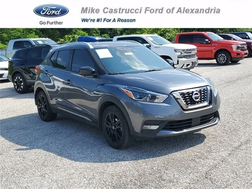 2020 Nissan Kicks SR photo 1