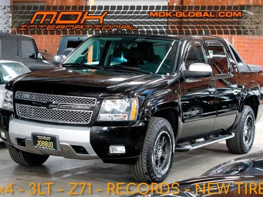 2008 Chevrolet Avalanche LS photo 1