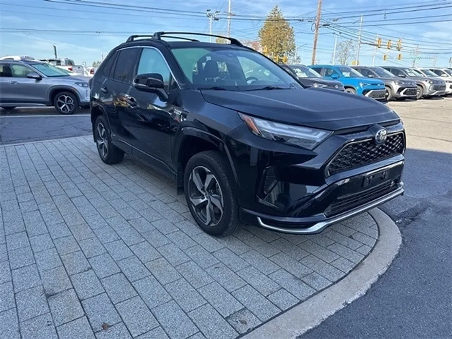 2022 Toyota RAV4 Prime SE photo 1