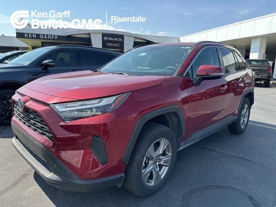 2024 Toyota RAV4 Hybrid XLE photo 1
