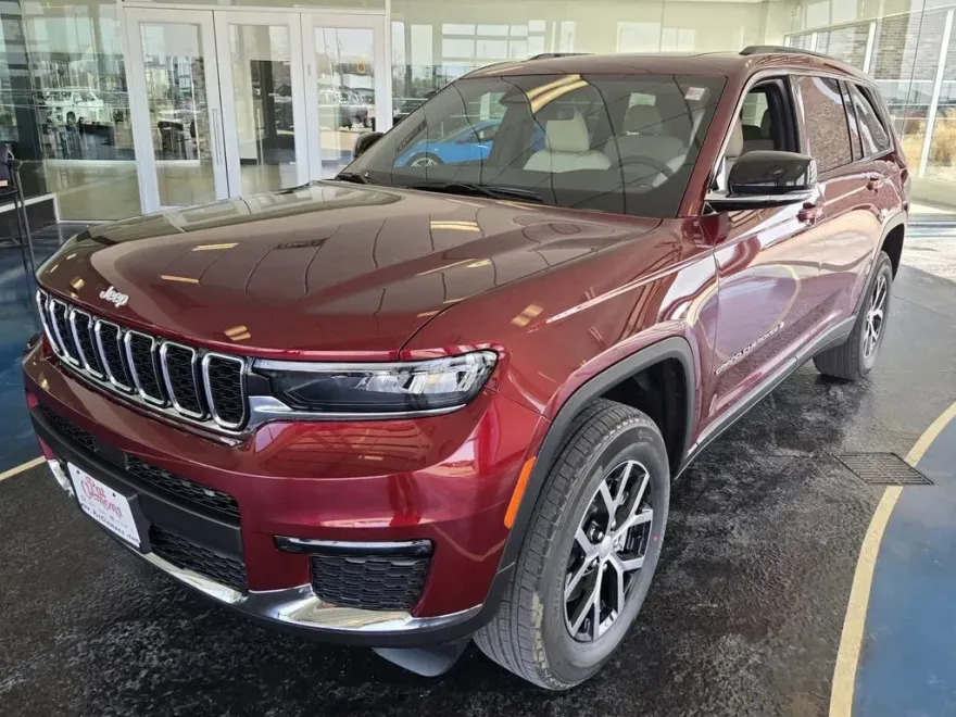 2025 Jeep Grand Cherokee Limited photo 1