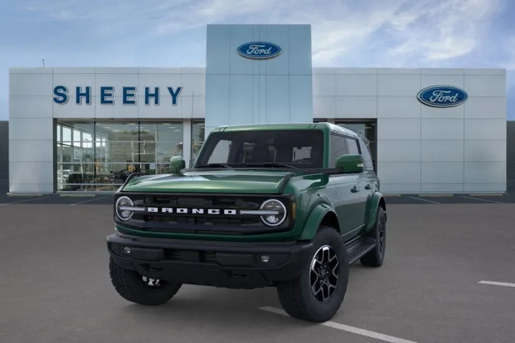 2025 Ford Bronco Outer Banks photo 1