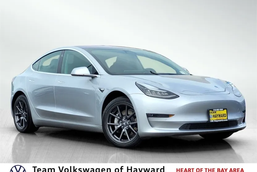 2018 Tesla Model 3 Long Range photo 1