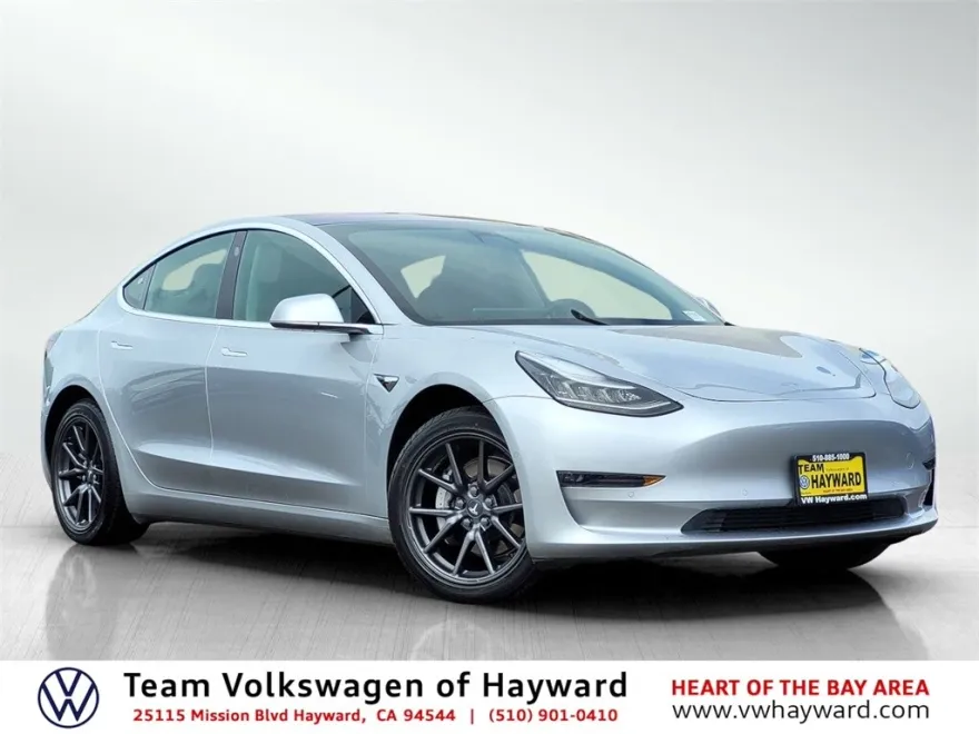 2018 Tesla Model 3 Long Range photo 1