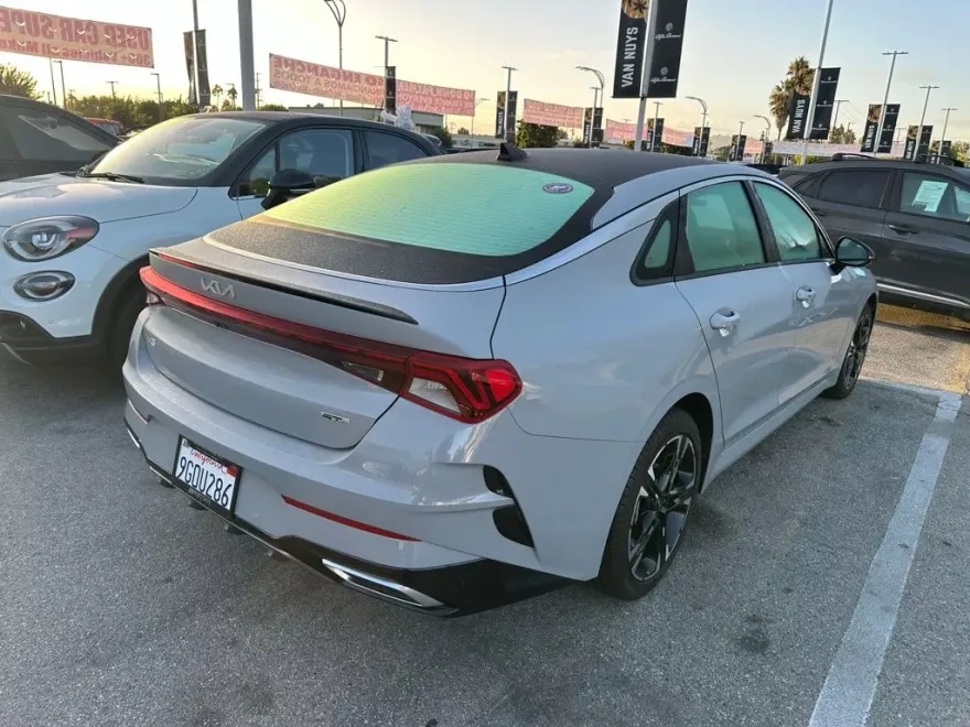 2023 Kia K5 GT-Line photo 1