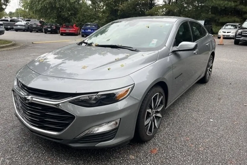 2025 Chevrolet Malibu RS photo 1