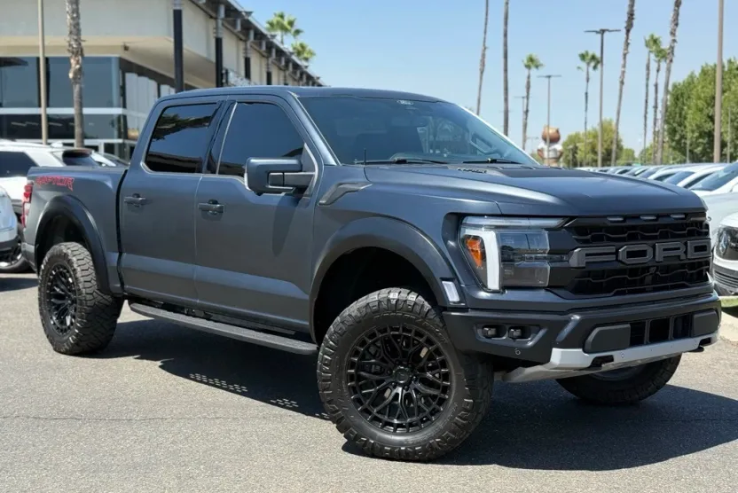 2024 Ford F-150 Raptor photo 1
