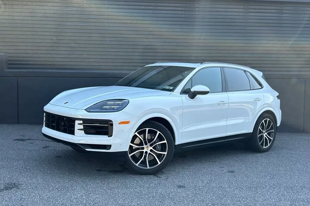 2025 Porsche Cayenne photo 1