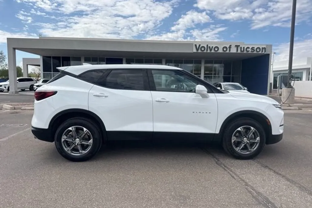 2023 Chevrolet Blazer 2LT photo 1