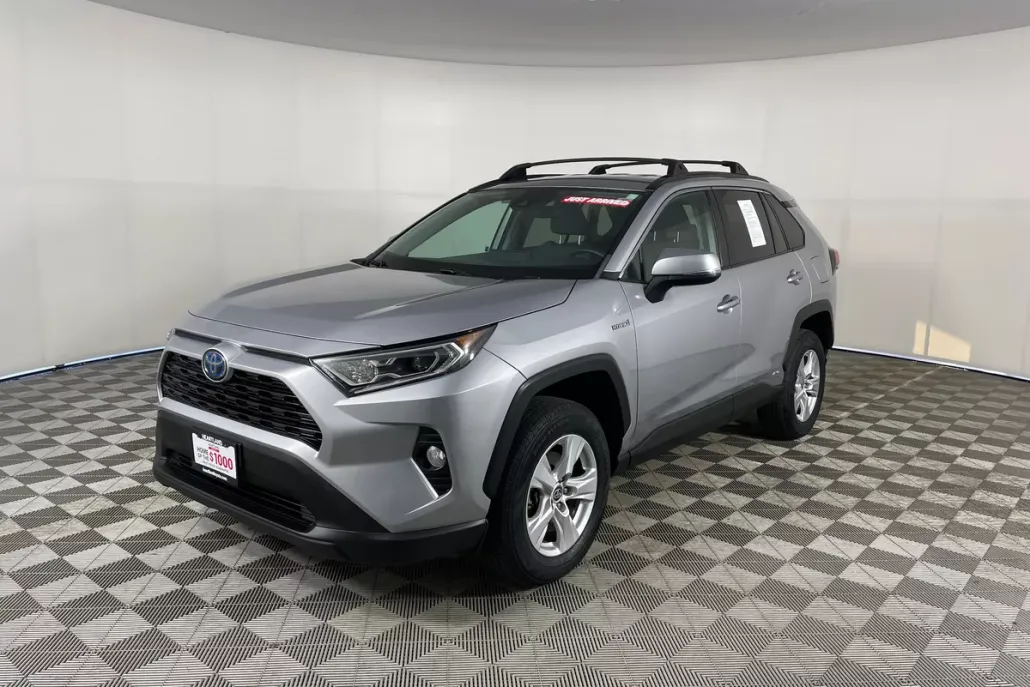 2021 Toyota RAV4 Hybrid XLE photo 1