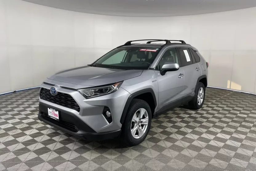 2021 Toyota RAV4 Hybrid XLE photo 1
