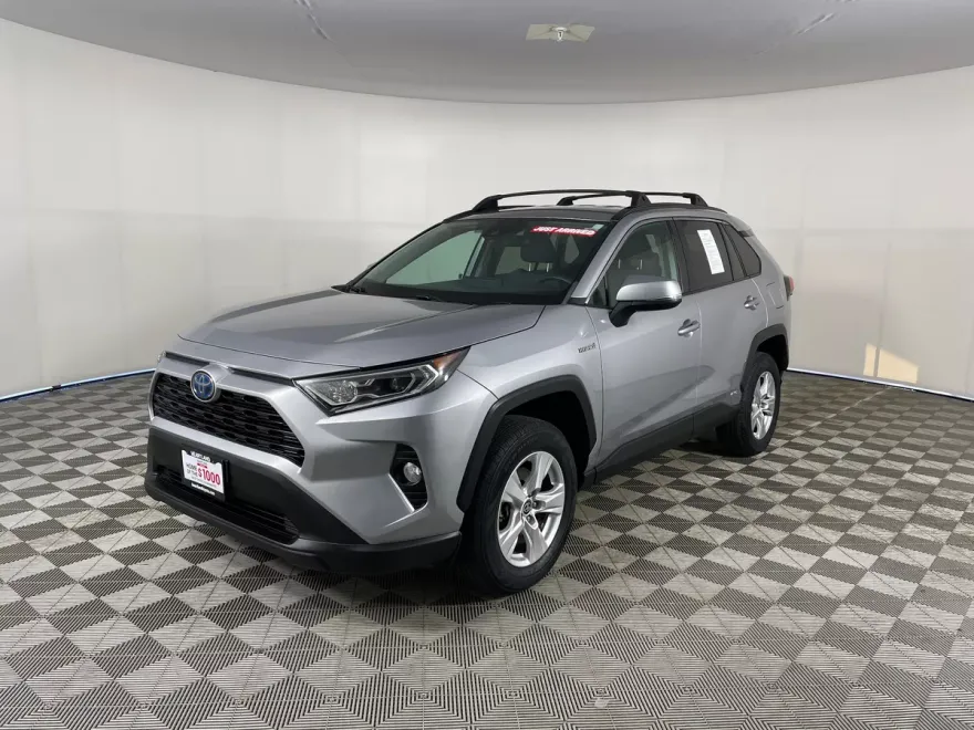 2021 Toyota RAV4 Hybrid XLE photo 1