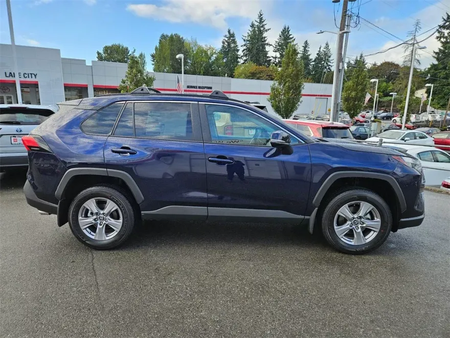 2025 Toyota RAV4 XLE photo 1