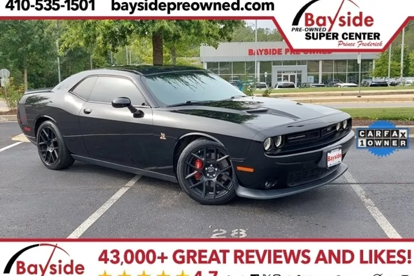 2015 Dodge Challenger R/T Scat Pack photo 1