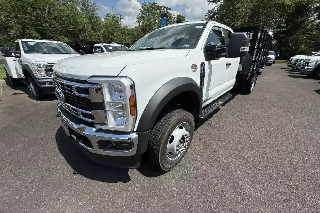 2025 Ford F-550 photo 1