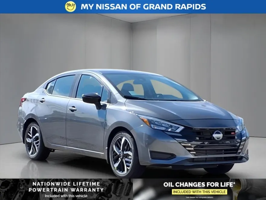 2025 Nissan Versa 1.6 SR photo 1