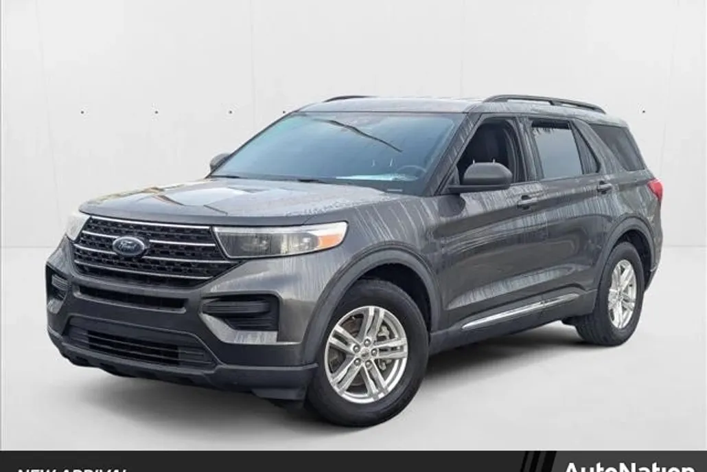 2020 Ford Explorer XLT photo 1
