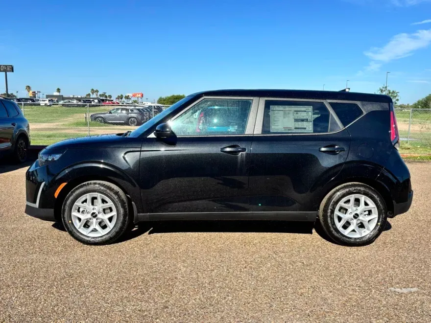 2025 Kia Soul S photo 1
