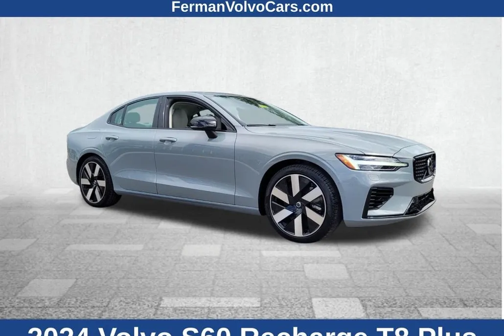 2024 Volvo S60 Recharge T8 Plus photo 1