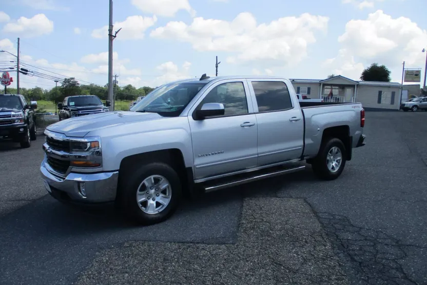 2018 Chevrolet Silverado 1500 photo 1
