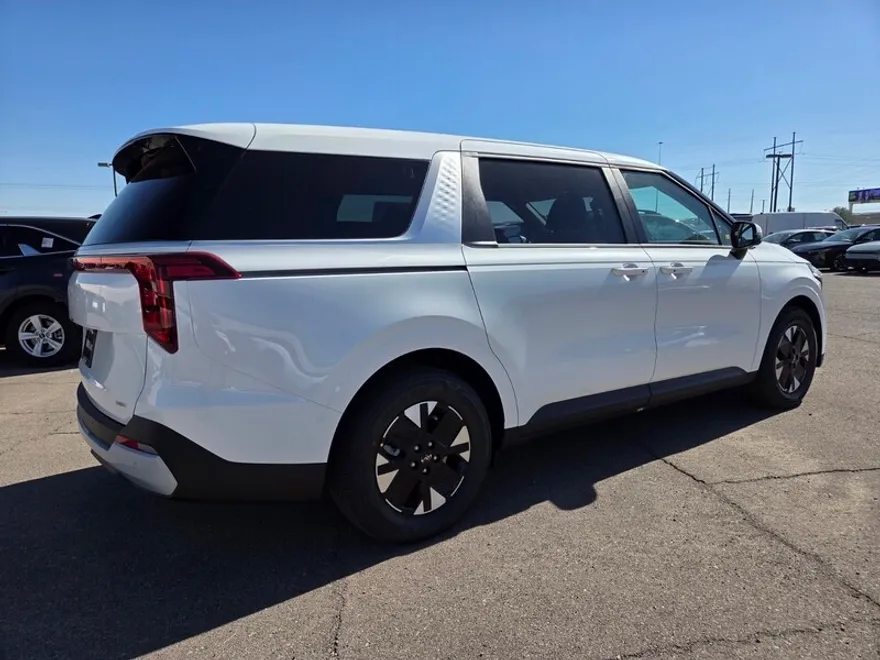 2026 Kia Carnival LXS photo 1