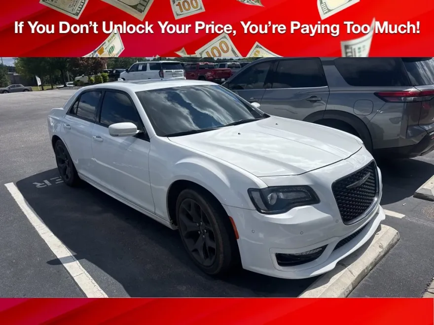 2022 Chrysler 300 Touring L photo 1
