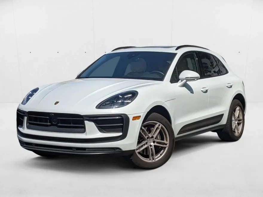2023 Porsche Macan T photo 1