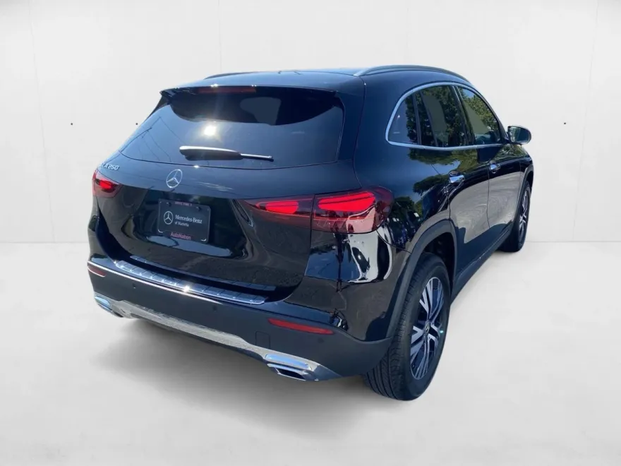 2025 Mercedes Benz GLA 250 photo 1