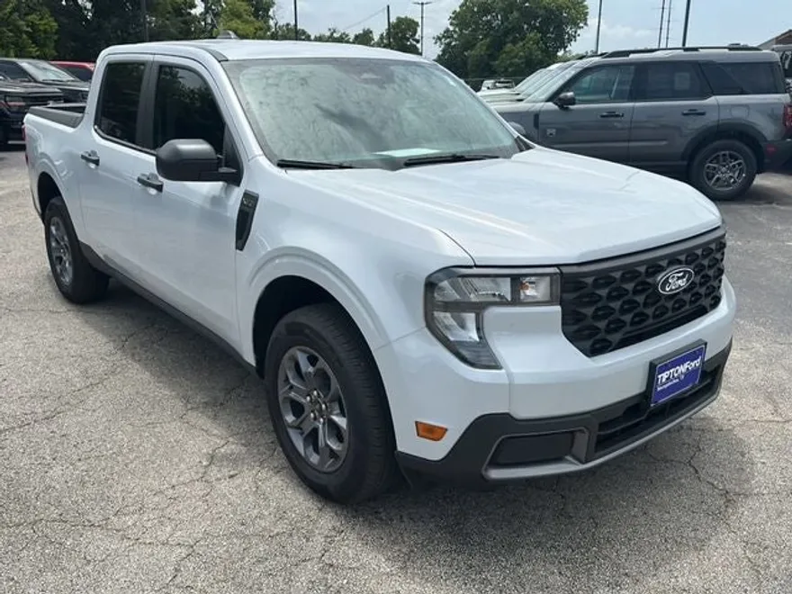 2025 Ford Maverick XLT photo 1