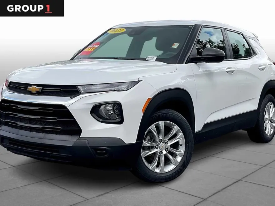 2023 Chevrolet Trailblazer LS photo 1