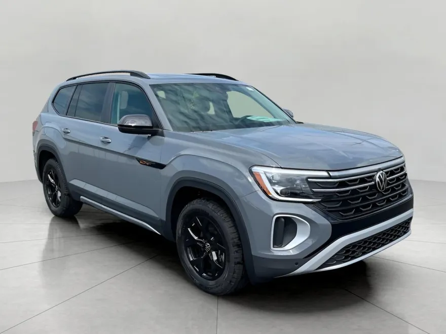 2025 Volkswagen Atlas Peak Edition SE photo 1